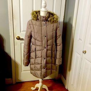 Simply Styled Tan Coat, Medium